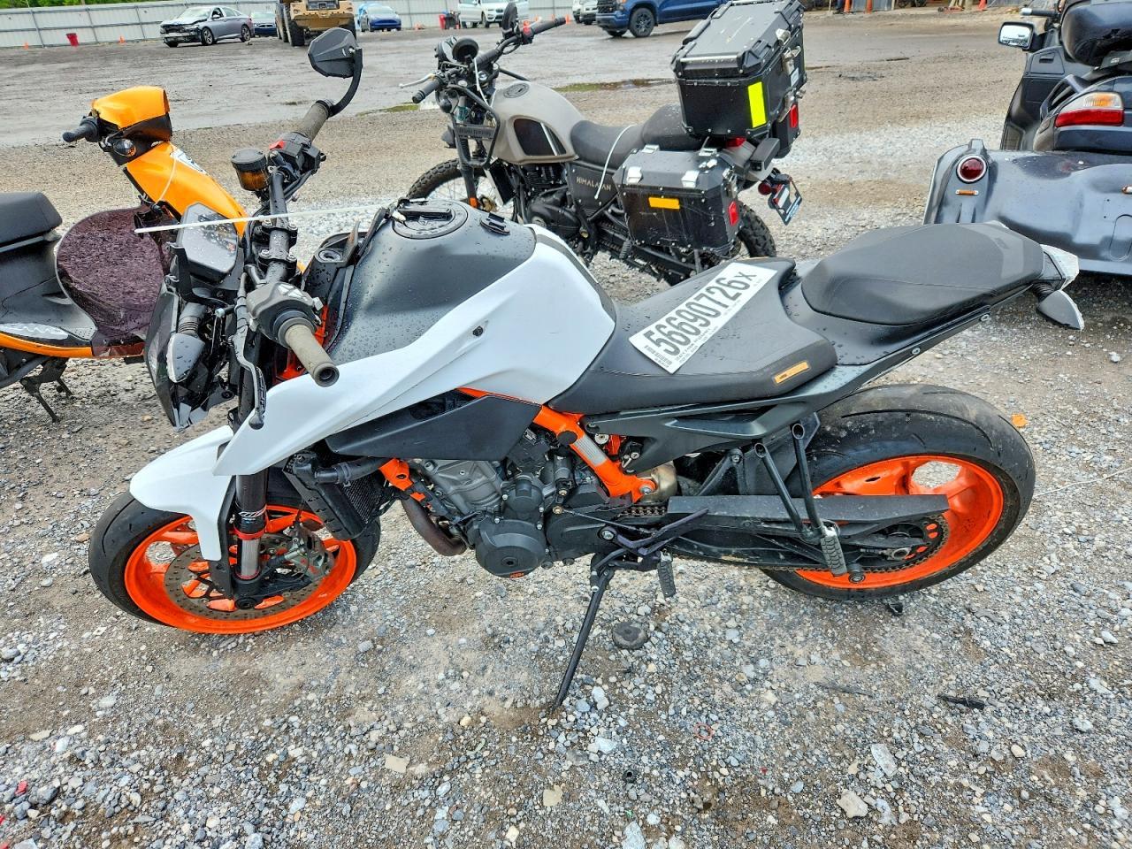 2020 KTM 890 Duke R