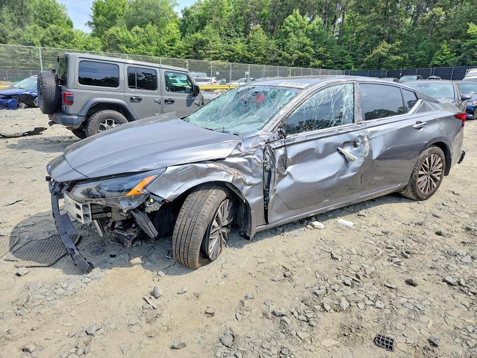2023 Nissan Altima sv