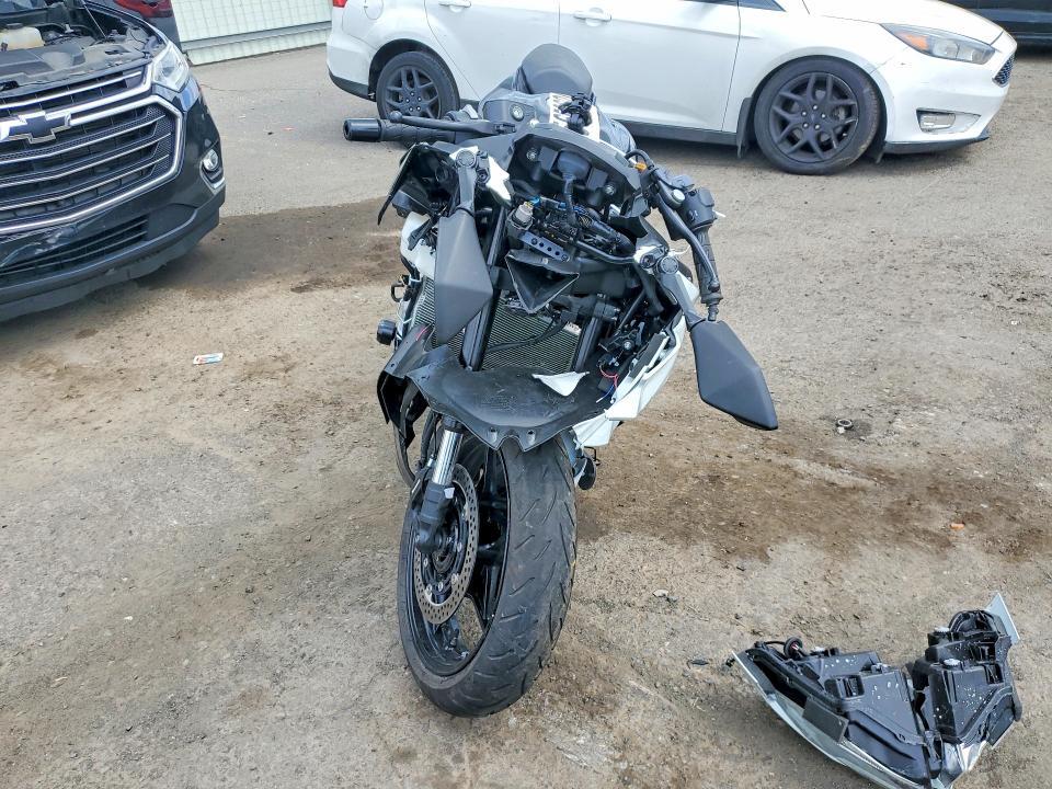 2026 Kawasaki ZX400 S