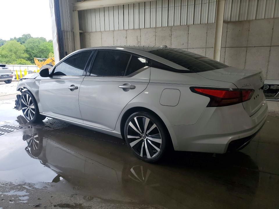 2022 Nissan Altima sr