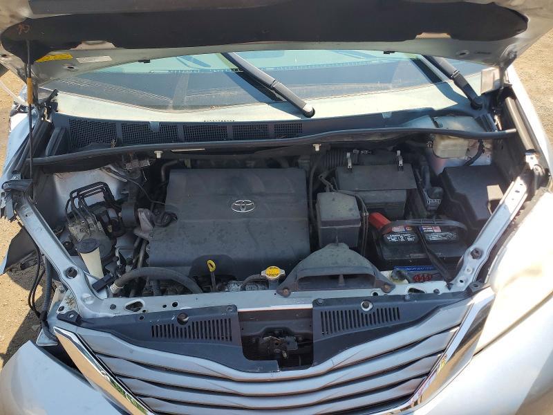2014 Toyota Sienna xle 7-passenger