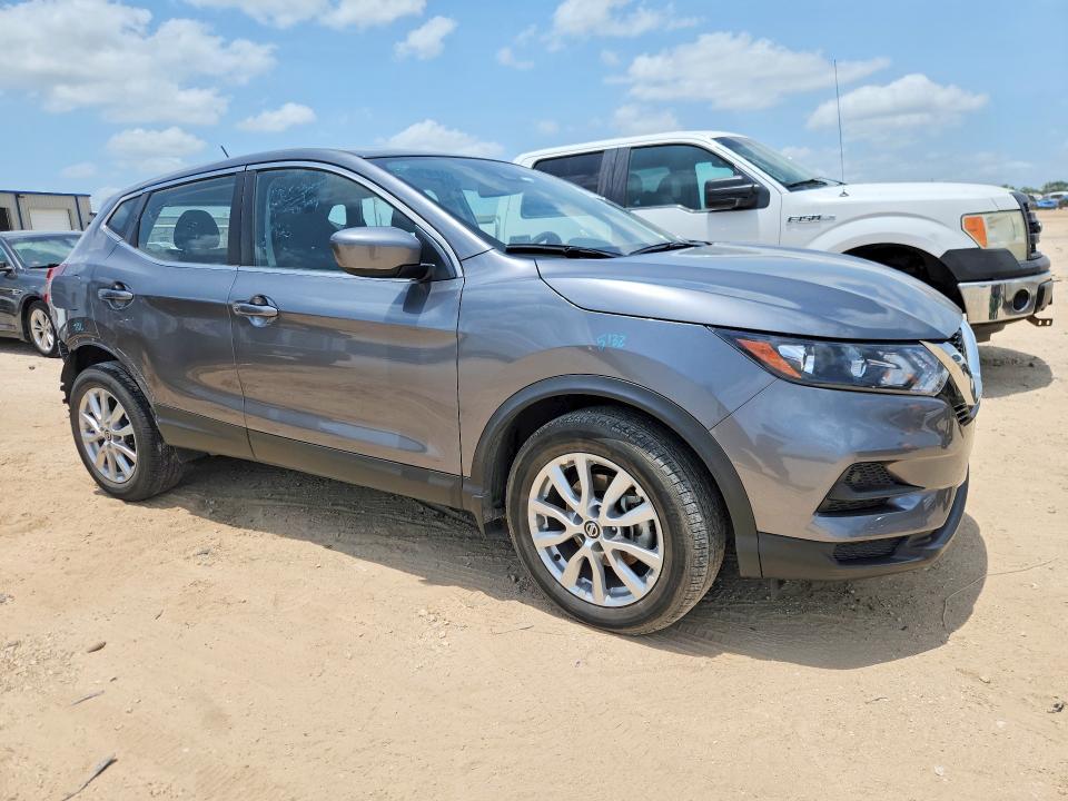 2022 Nissan Rogue Sport s