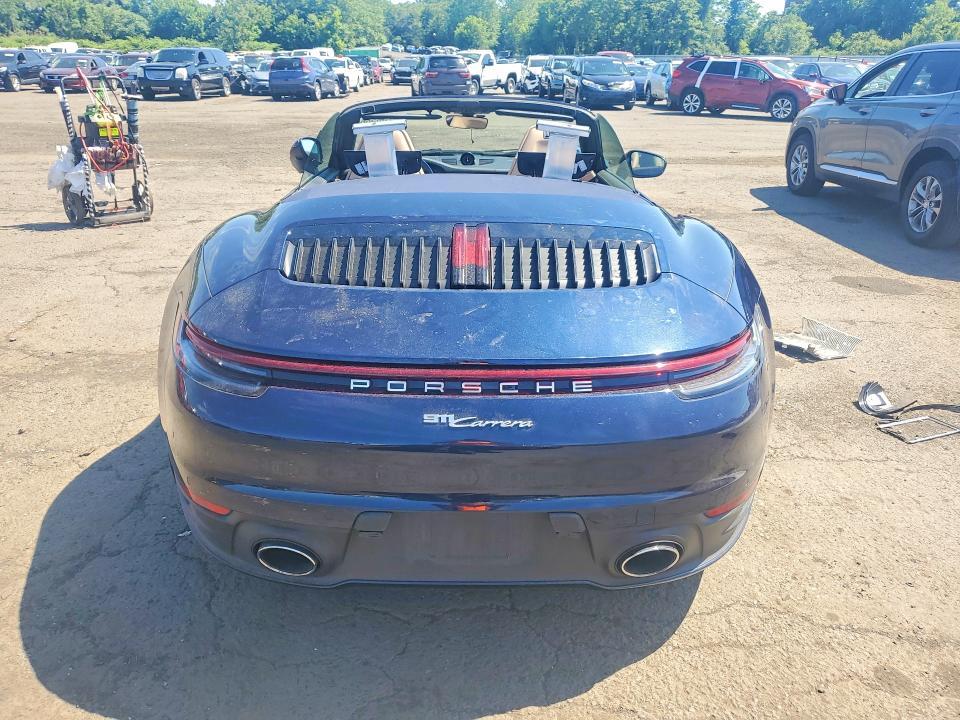 2022 Porsche 911 Carrera