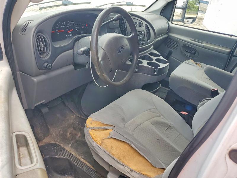 2008 Ford Econoline E350 Super Duty Cutaway Van