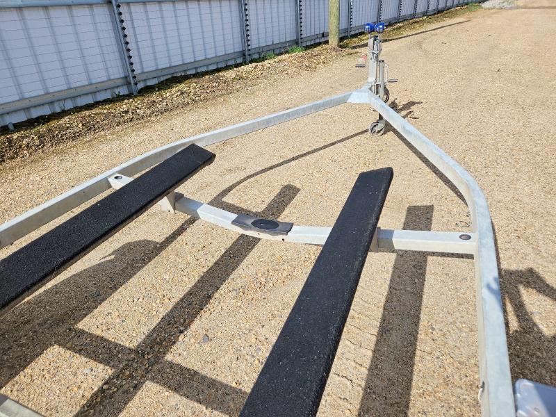 2011 Karavan 10-Boat Trailer