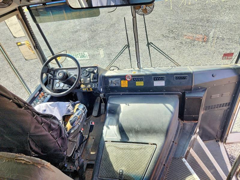 2011 Thomas SAF-T-LINER C2-School Bus
