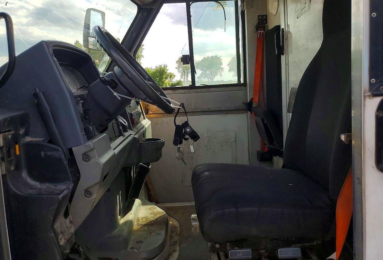 2017 Isuzu Reach Delivery Van
