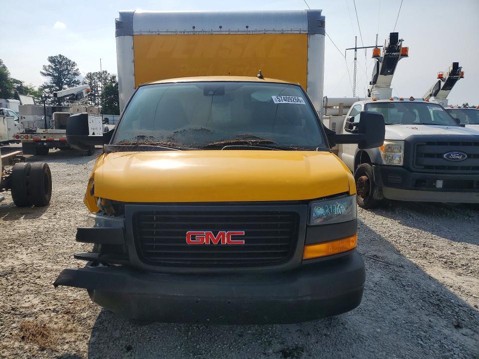 2022 GMC Savana BOX Truck