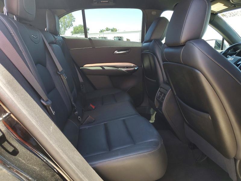 2022 Cadillac XT4 Premium Luxury
