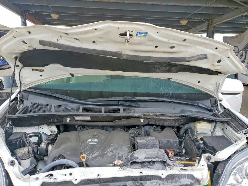 2017 Toyota Sienna le