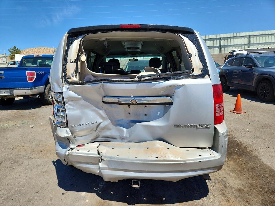 2010 Chrysler Town & Country Touring