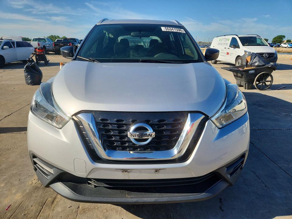 2019 Nissan Kicks s