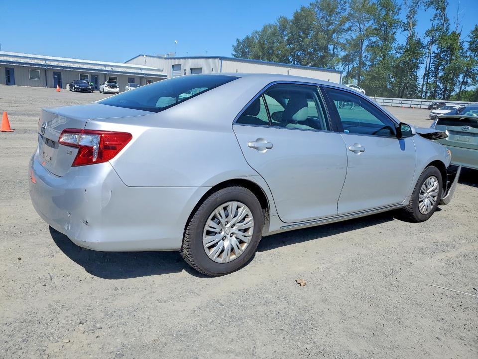 2014 Toyota Camry le