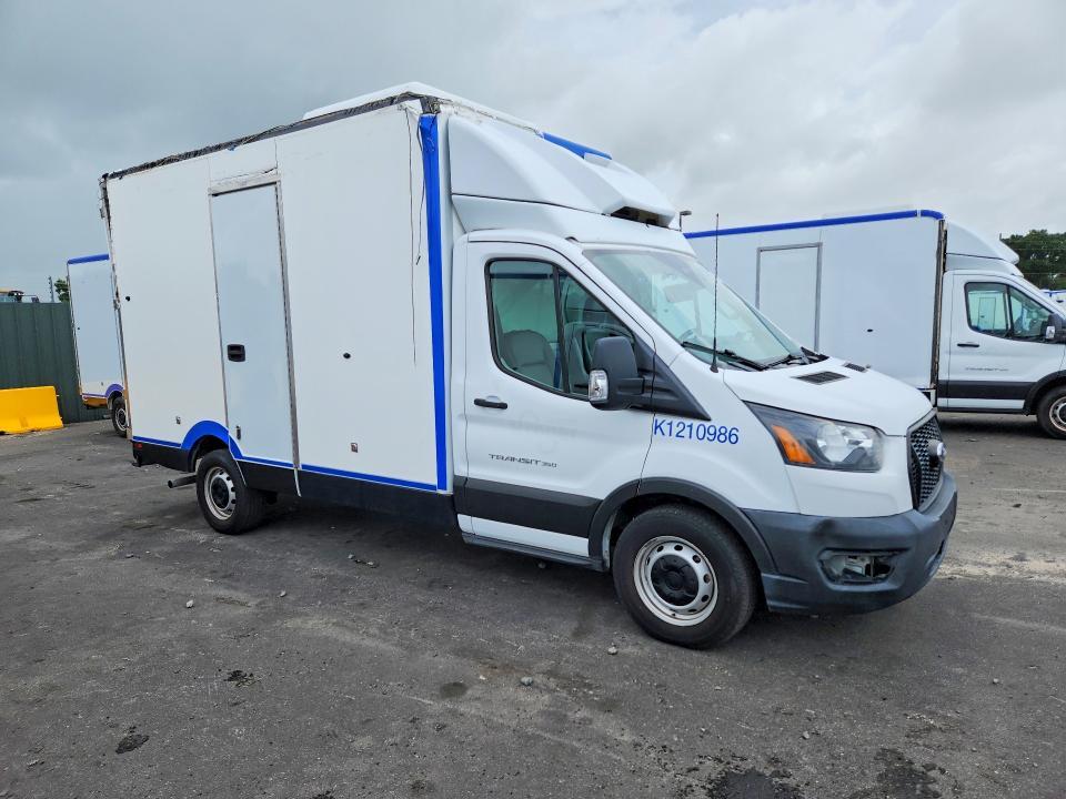 2022 Ford Transit Delivery Truck