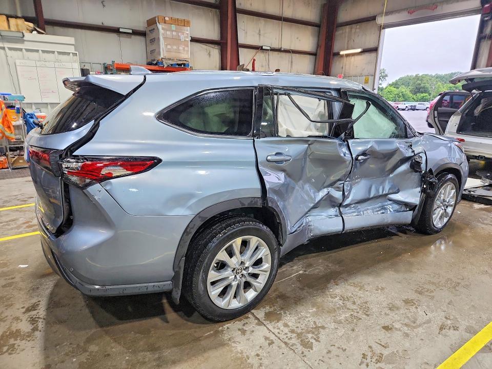 2022 Toyota Highlander Limited