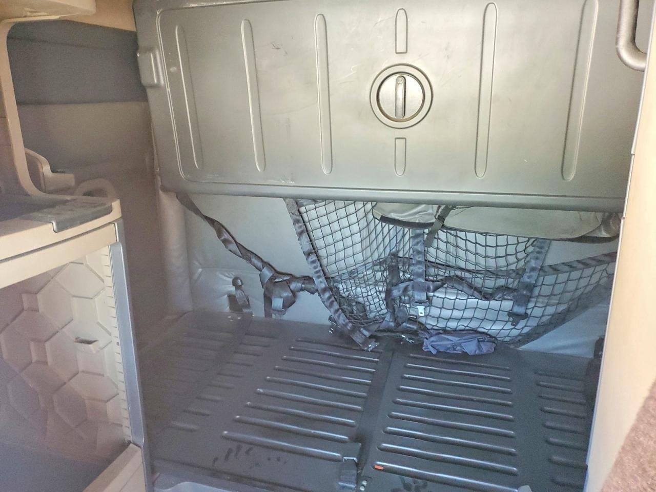 2016 Freightliner Cascadia 125 Truck Cab AND Chass