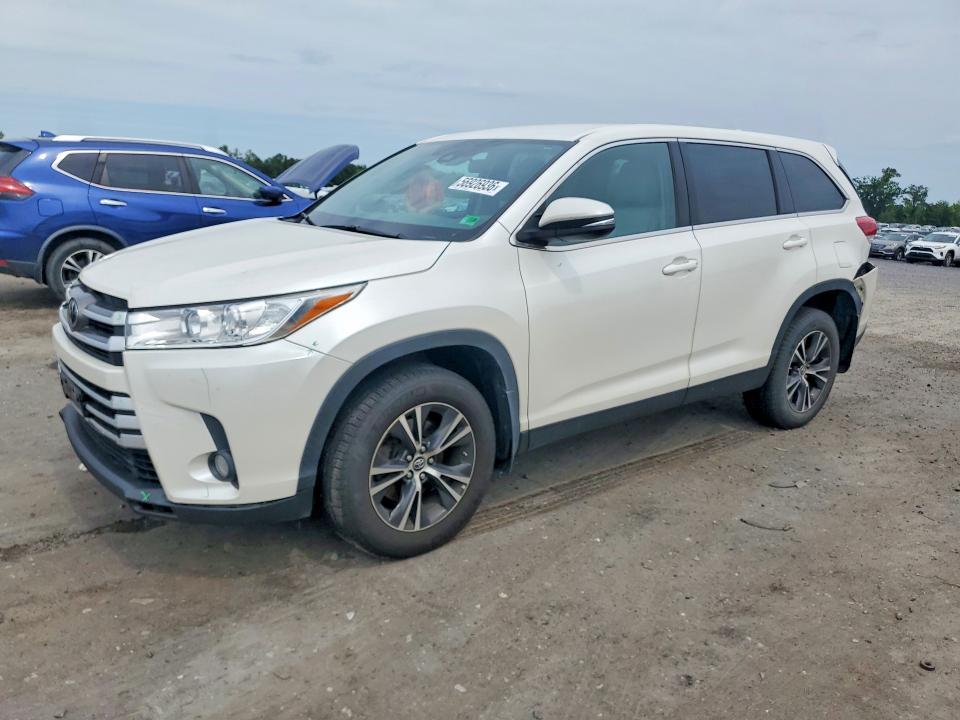 2019 Toyota Highlander le Plus