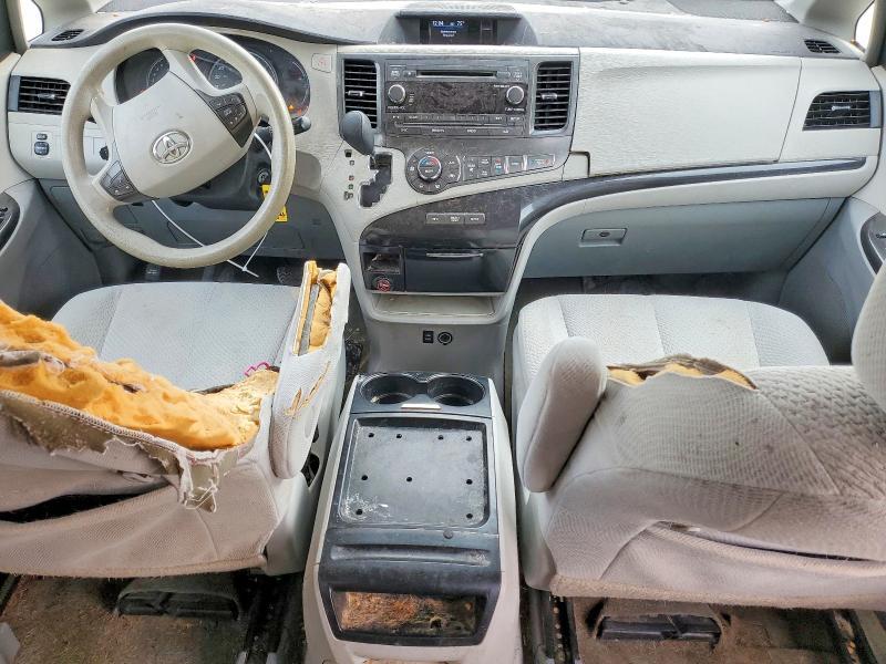 2014 Toyota Sienna le