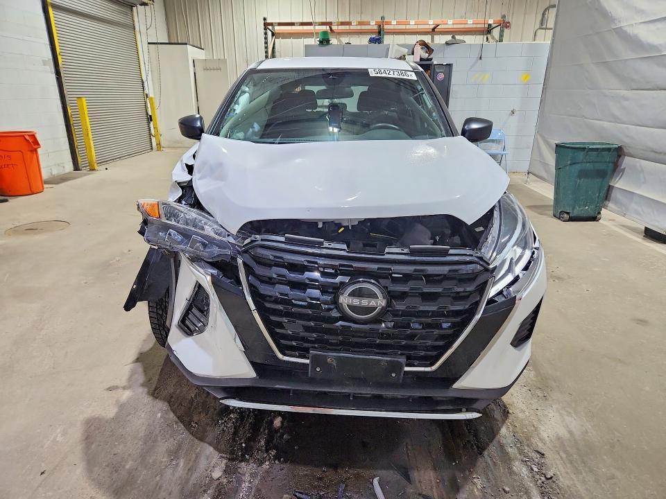 2024 Nissan Kicks s