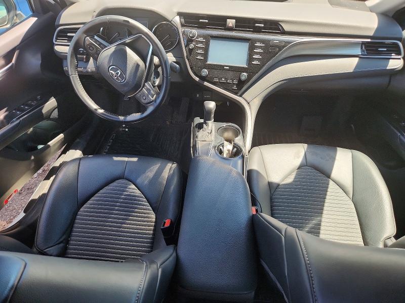 2020 Toyota Camry se