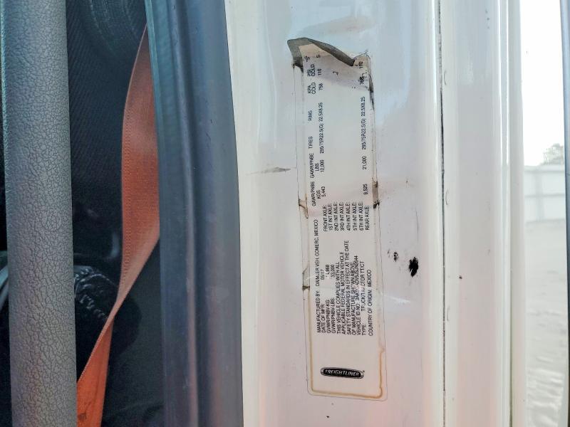 2018 Freightliner Cascadia 113 Semi Truck