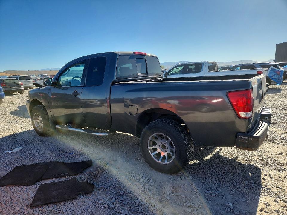 2004 Nissan Titan XE