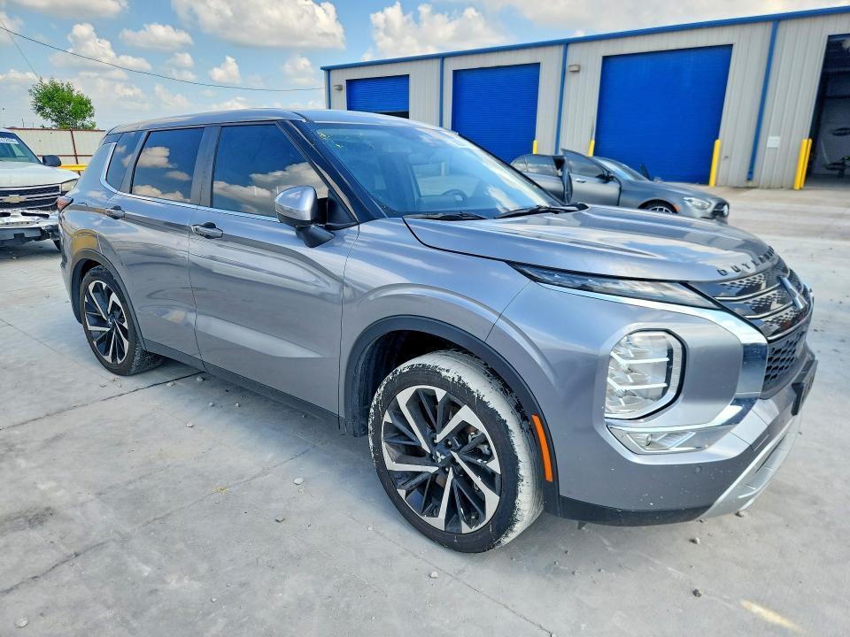 2023 Mitsubishi Outlander se