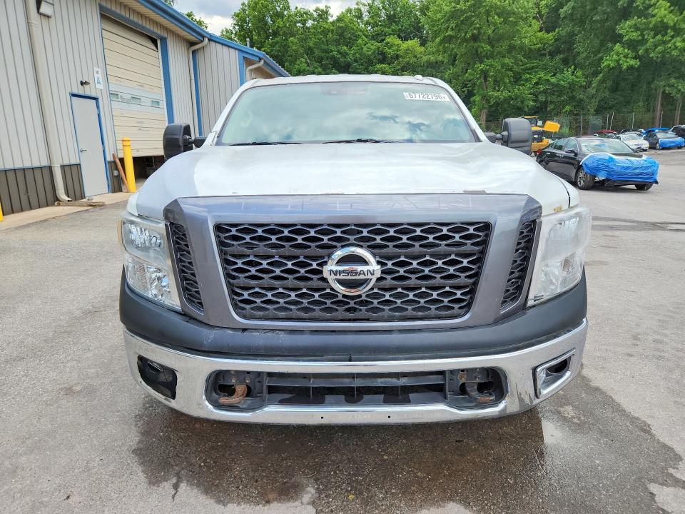 2018 Nissan Titan SV