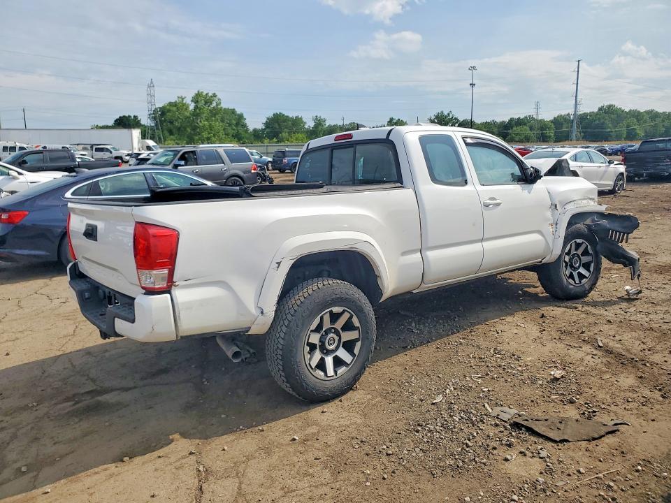 2017 Toyota Tacoma SR
