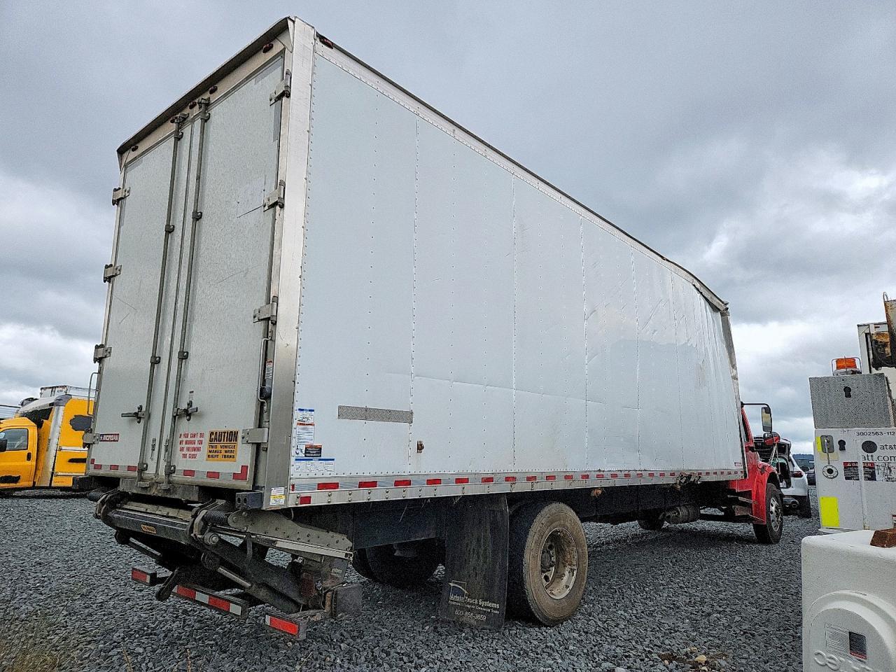 2019 Freightliner Business Class M2 BOX Truck
