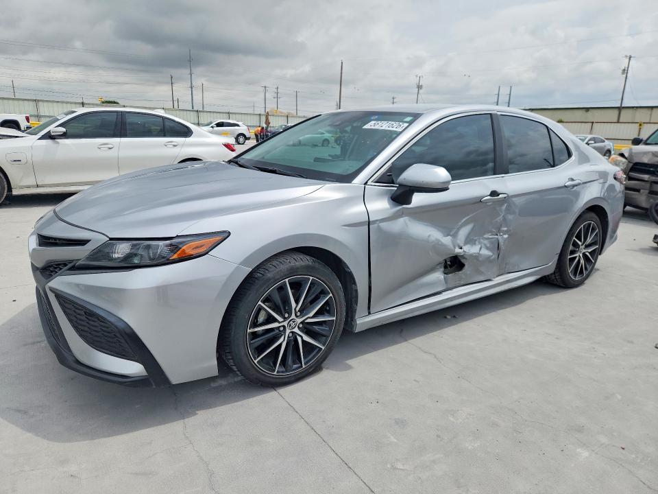 2021 Toyota Camry se