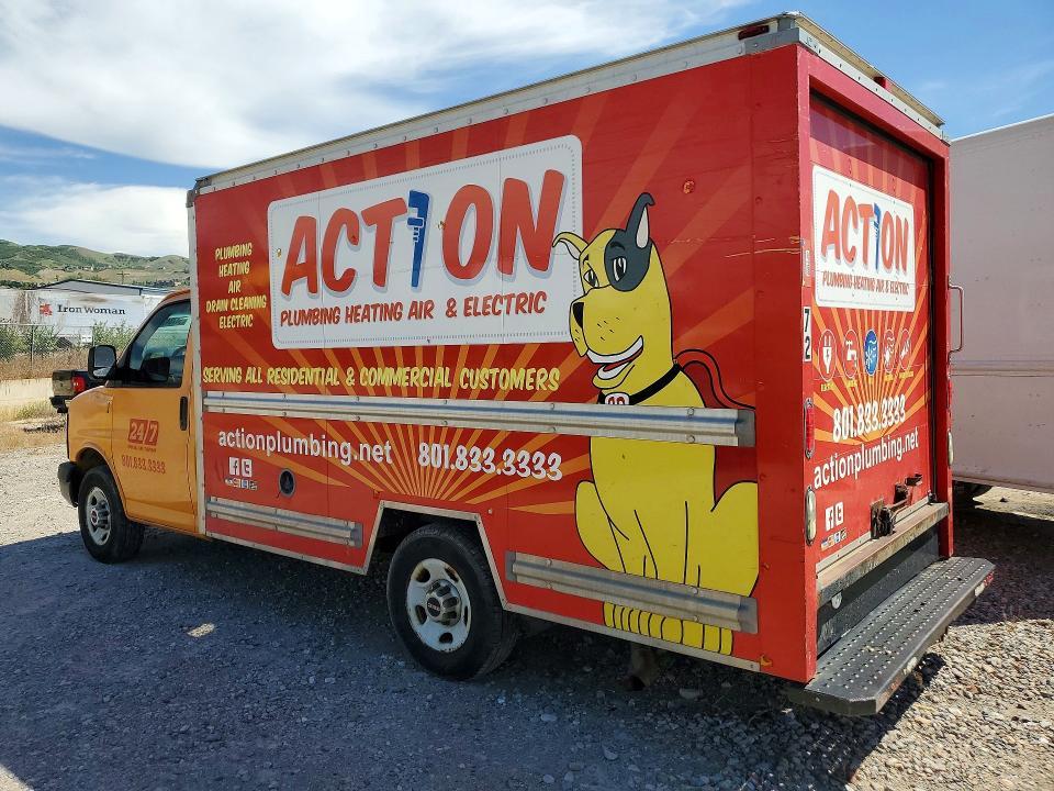 2011 GMC Savana box Truck