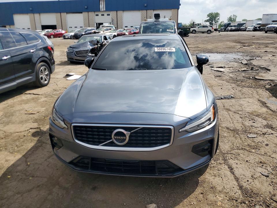 2019 Volvo S60 T6 R-design
