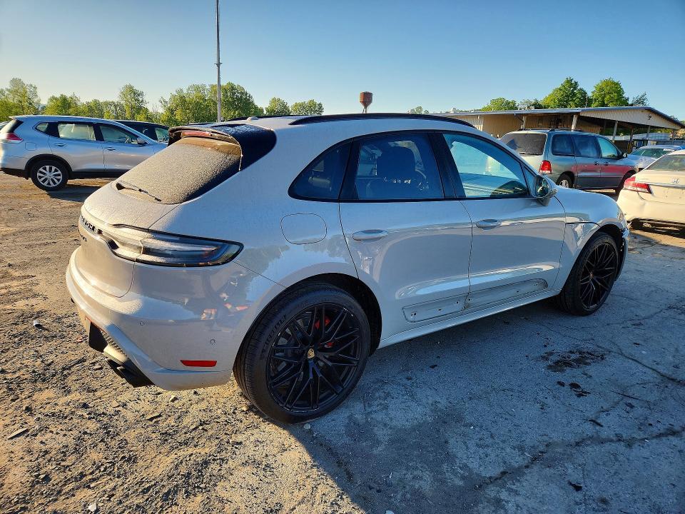 2023 Porsche Macan gts