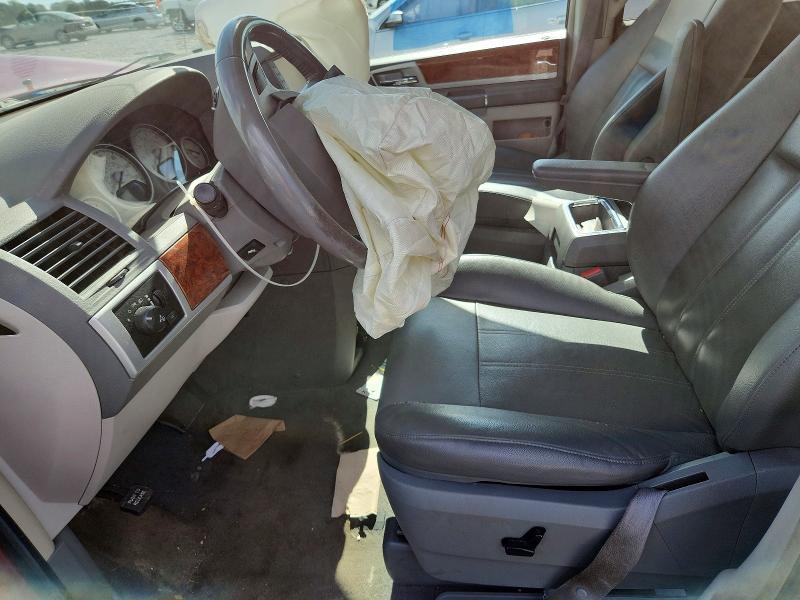 2009 Chrysler Town & Country Touring