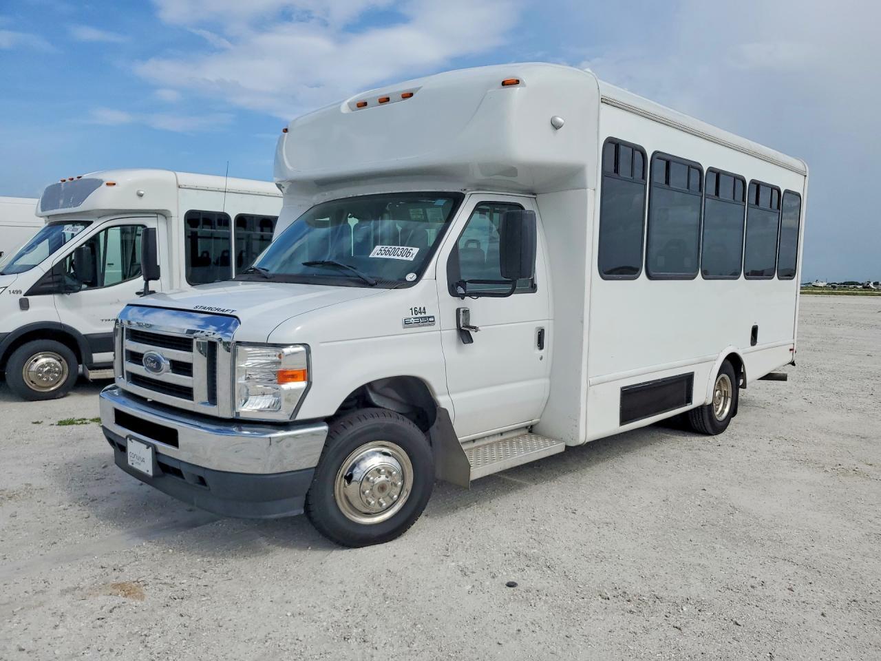 2021 Ford Econoline E350 Super Duty Cutaway Van