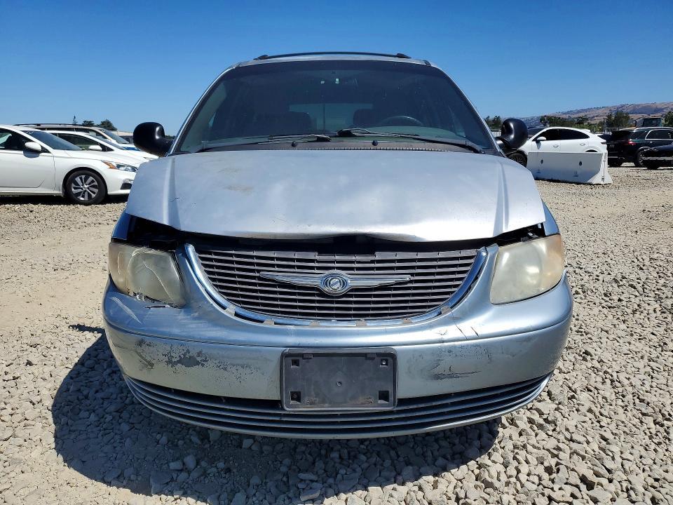 2003 Chrysler Town & Country lx