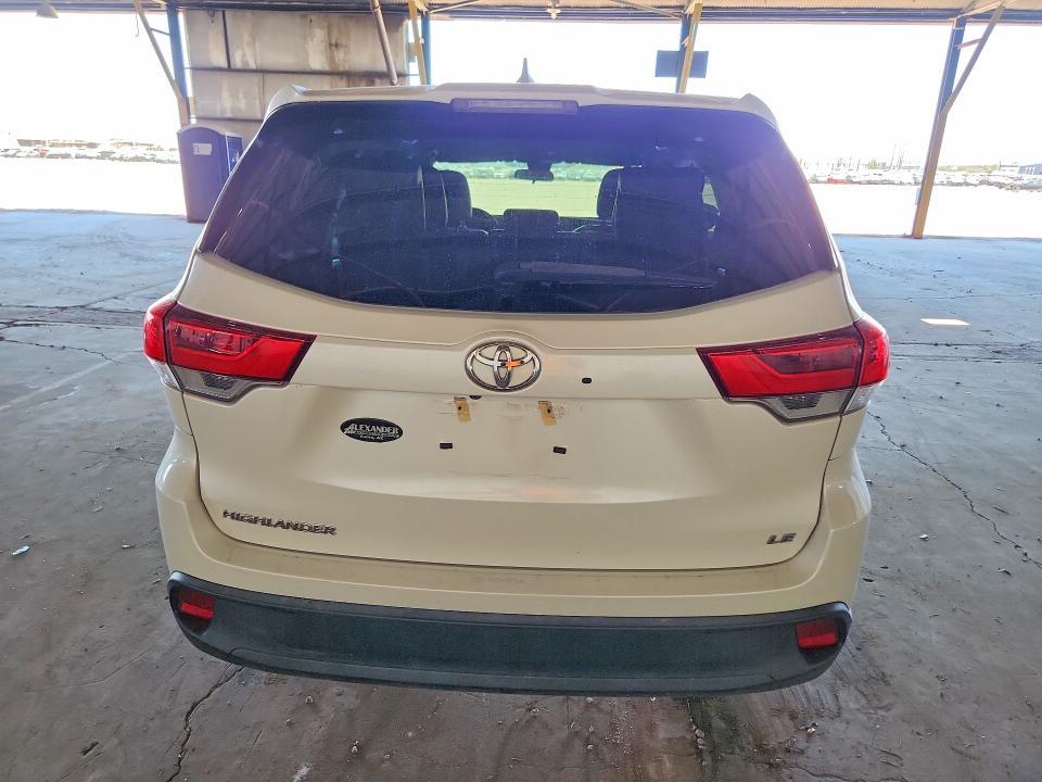 2019 Toyota Highlander le Plus