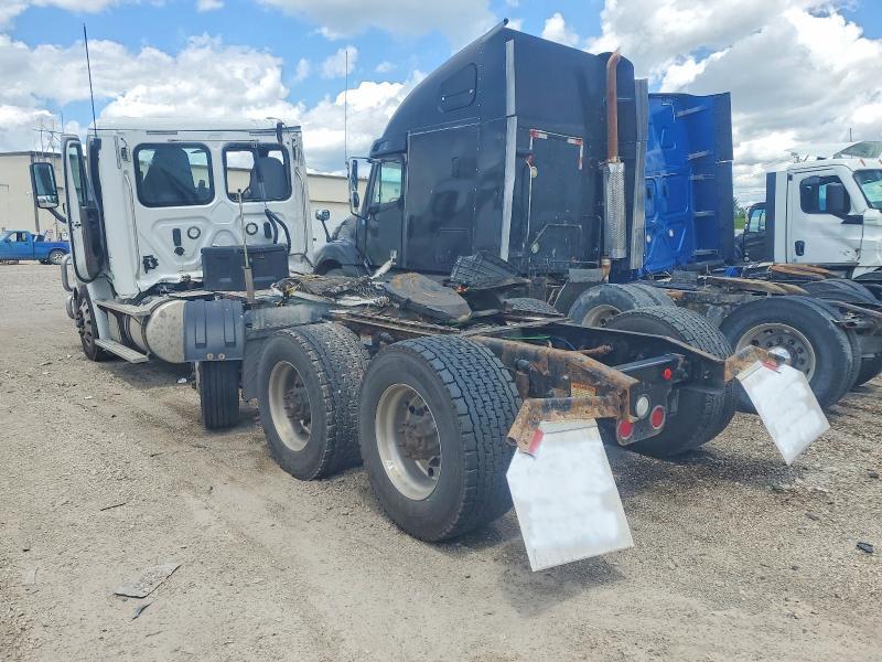 2019 Freightliner Cascadia 113 Semi Truck
