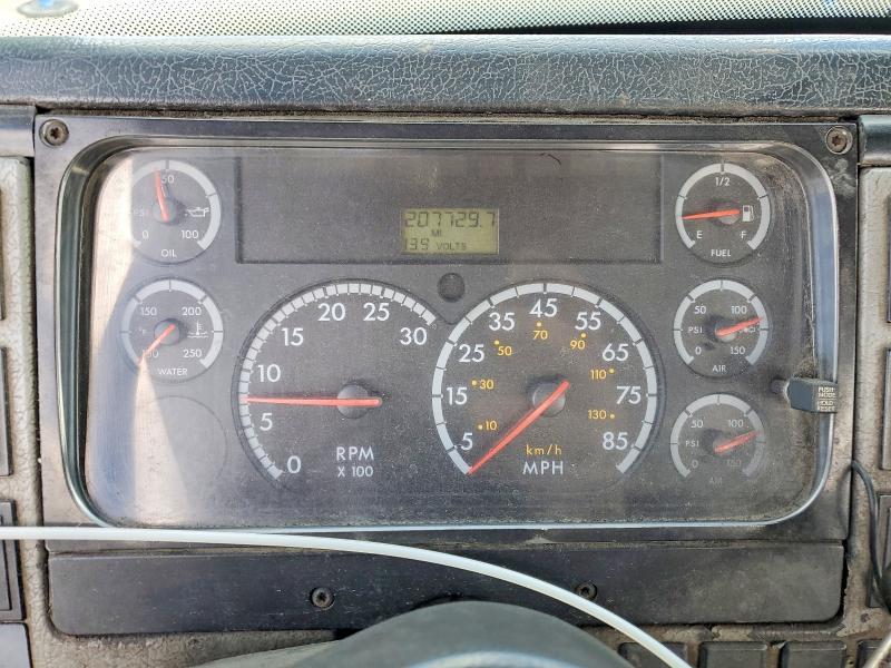 2001 Freightliner Medium Conventional FL70