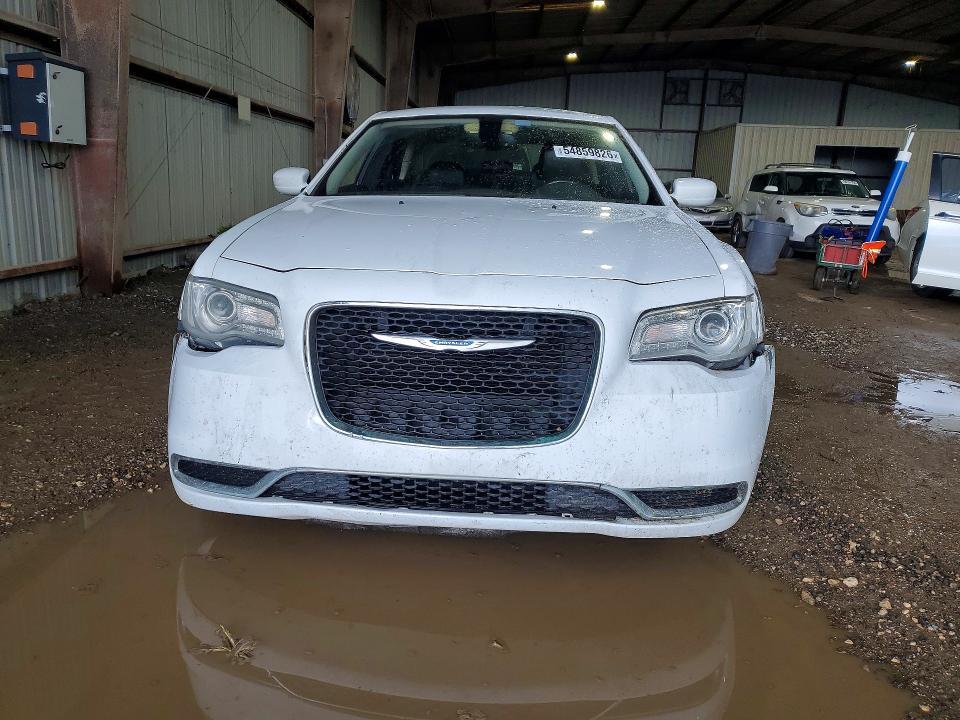 2016 Chrysler 300 Limited