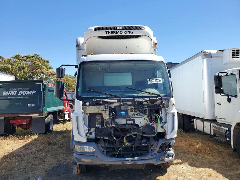 2015 Peterbilt 220