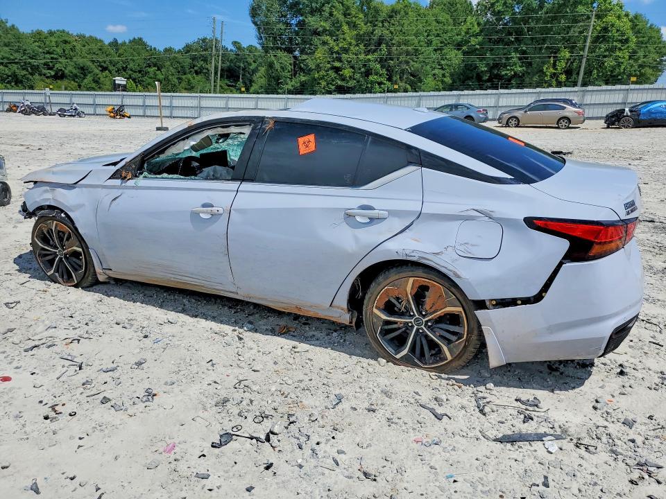 2024 Nissan Altima sr