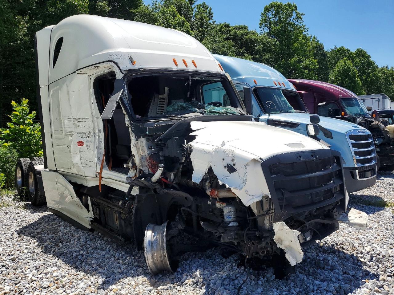 2022 Freightliner Cascadia 126 Semi Truck