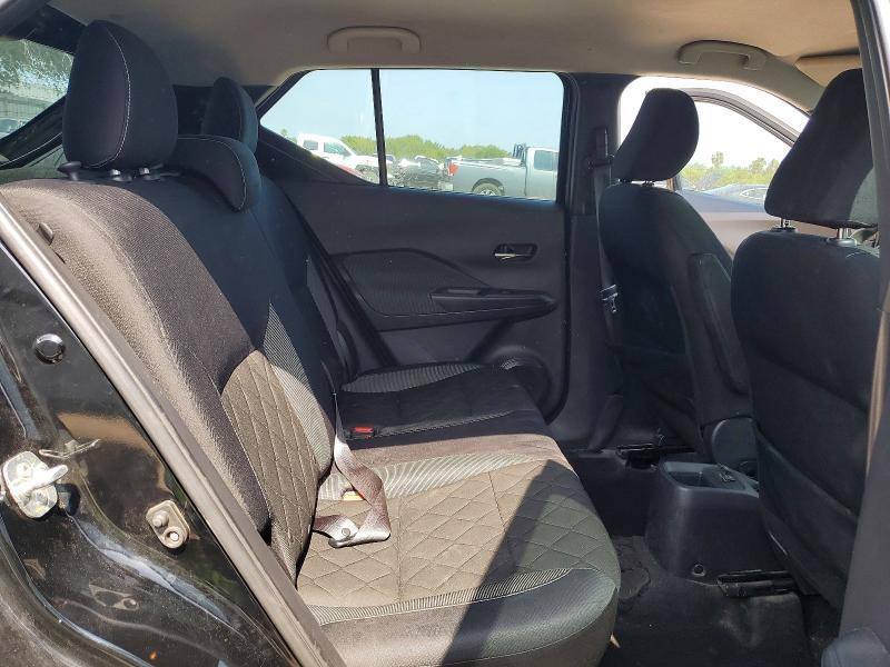 2018 Nissan Kicks sv