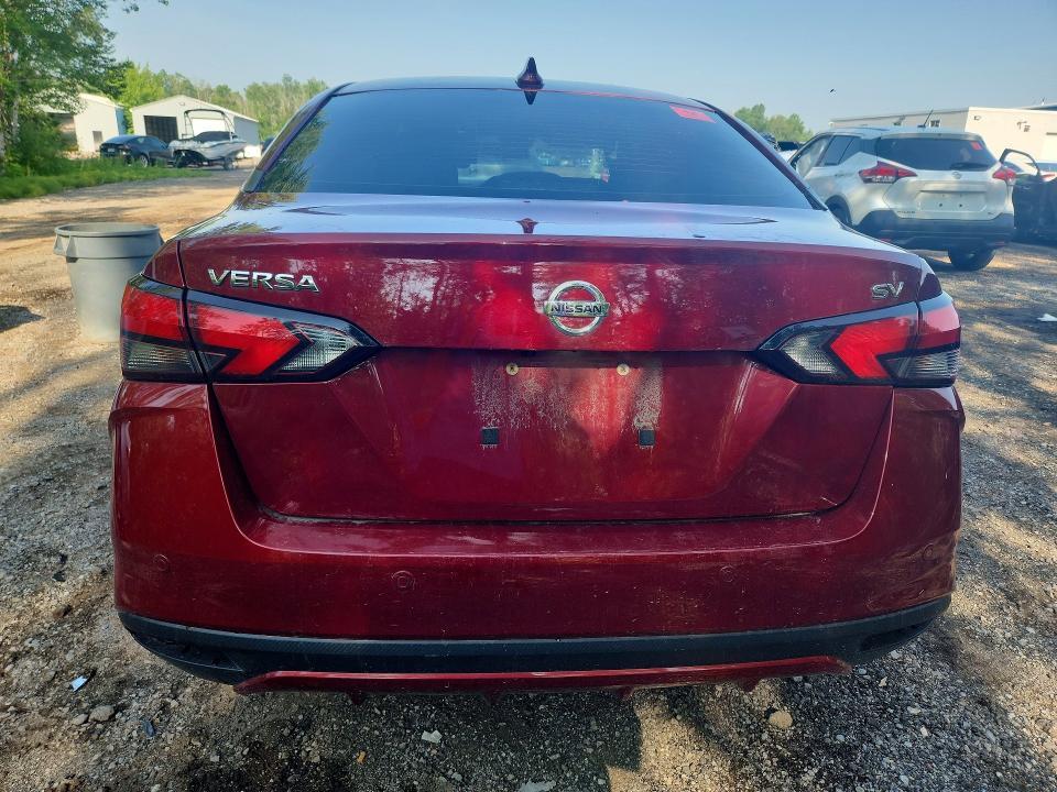 2022 Nissan Versa sv
