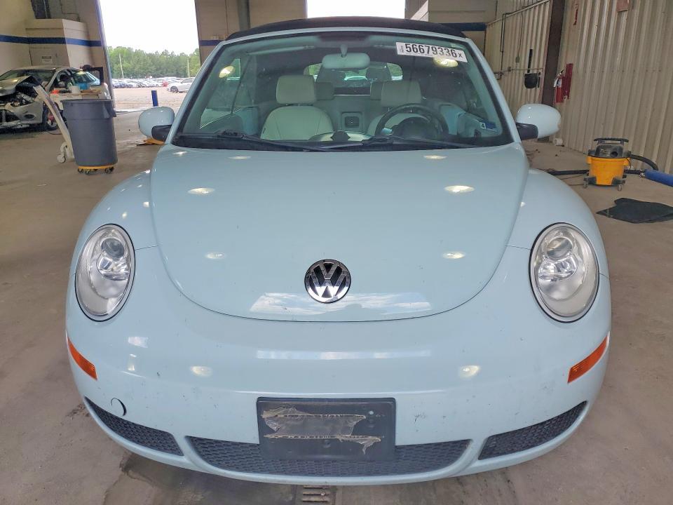 2010 Volkswagen New Beetle