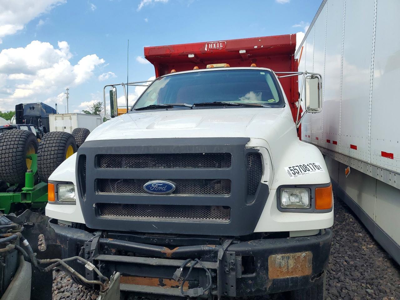 2005 Ford F750 Super Duty Dump Truck