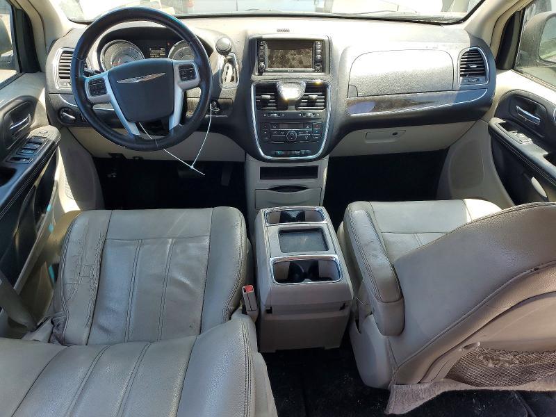 2013 Chrysler Town & Country Touring
