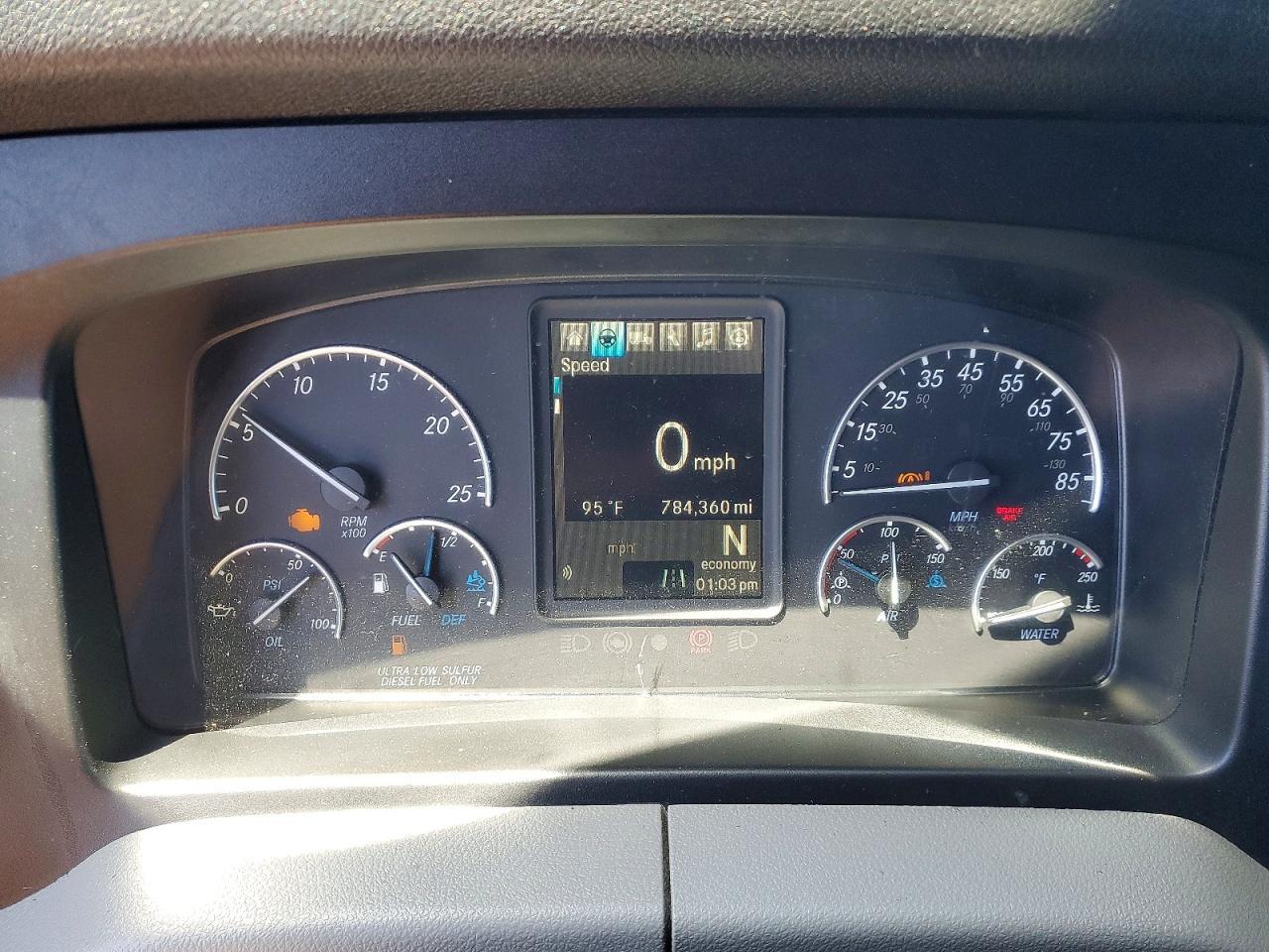 2019 Freightliner Cascadia 126